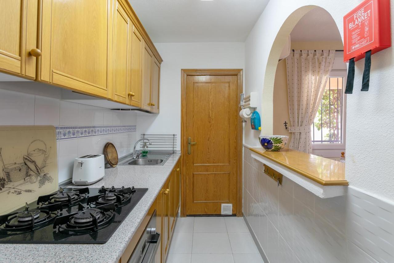 Heads 2 Holiday Homes Apartment Villamartin  Dış mekan fotoğraf