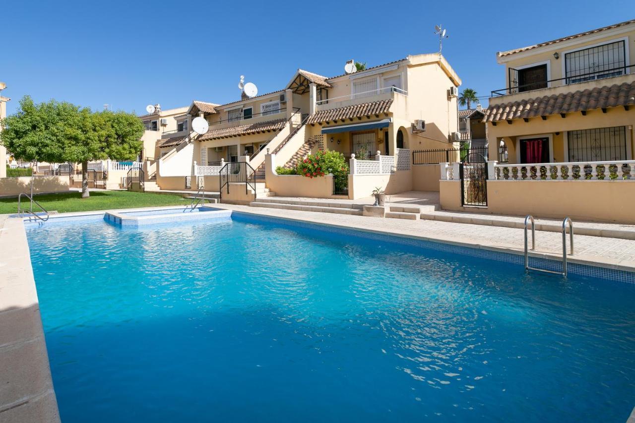 Heads 2 Holiday Homes Apartment Villamartin  Dış mekan fotoğraf