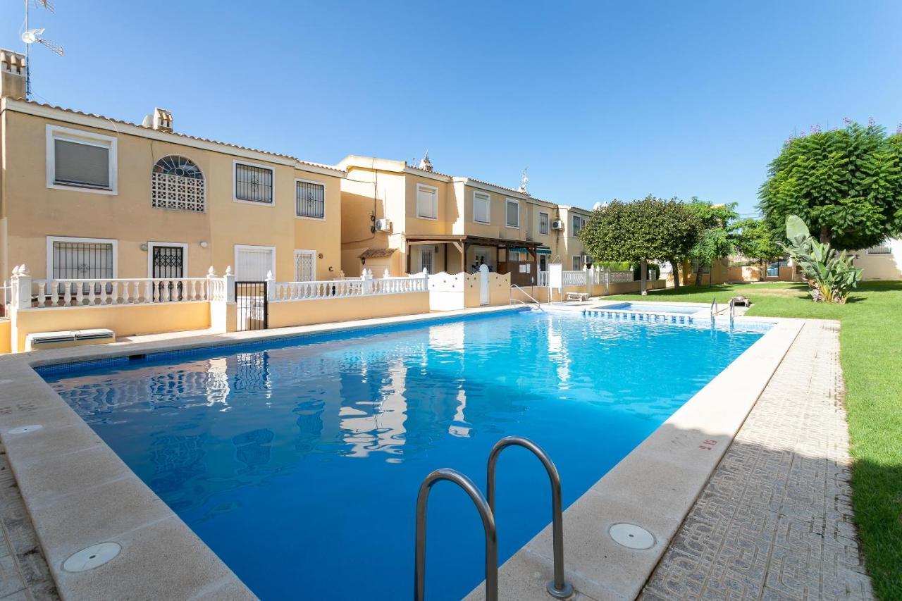 Heads 2 Holiday Homes Apartment Villamartin  Dış mekan fotoğraf